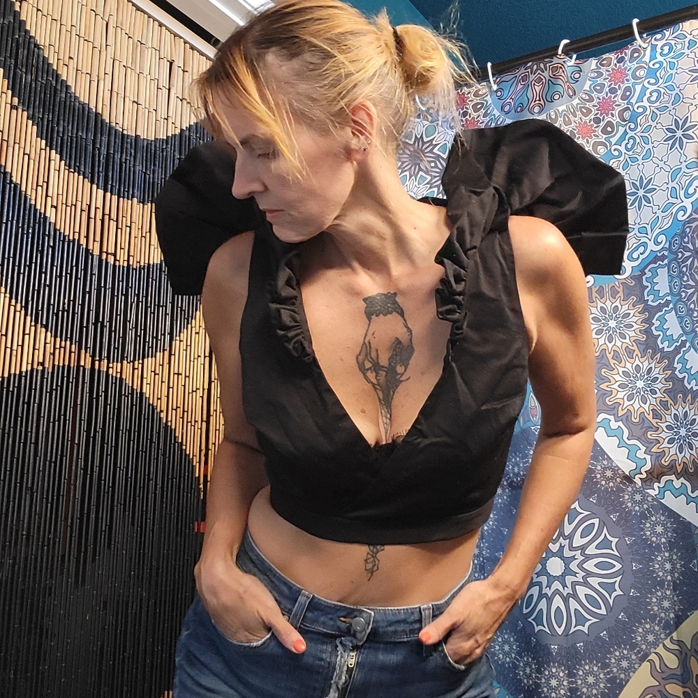 Sienna Li Making the Cut Black Crop Top Small
